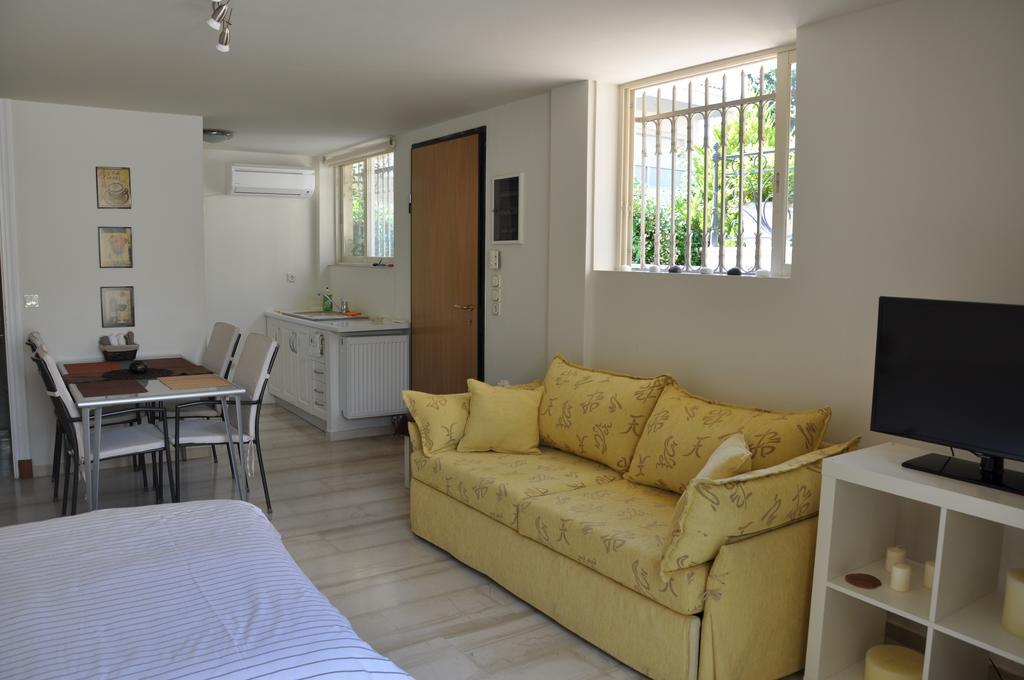 Cosy Studio With Garden / Individual Apartment Atene Esterno foto
